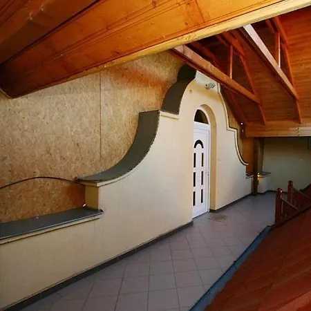 Kovacs Vendeghaz Bed & Breakfast