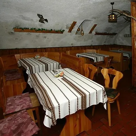 Kovacs Vendeghaz Bed & Breakfast
